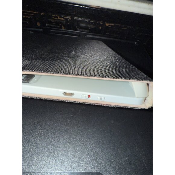 Logitech Keys 2 Go 2 White Keyboard MacOS/Windows/iPadOS/Android NO CHARGING CAB - Picture 11 of 11